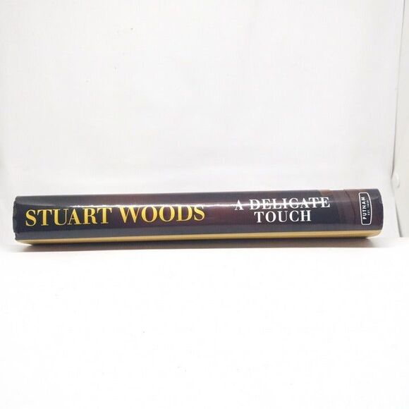 A Delicate Touch Stuart Woods-2018-Hardcover-1st/1st-Stone Barrington-Excellent - Picture 3 of 9